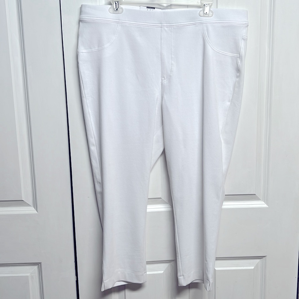 Time & Tru White 2 Pocket Fitted Pull On Capris Leggings Size 3XL NWT